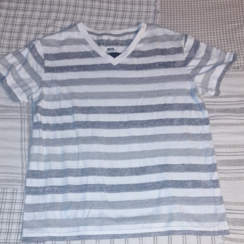 Arizona Jean Company Grey and White Short Sleeve Tee
